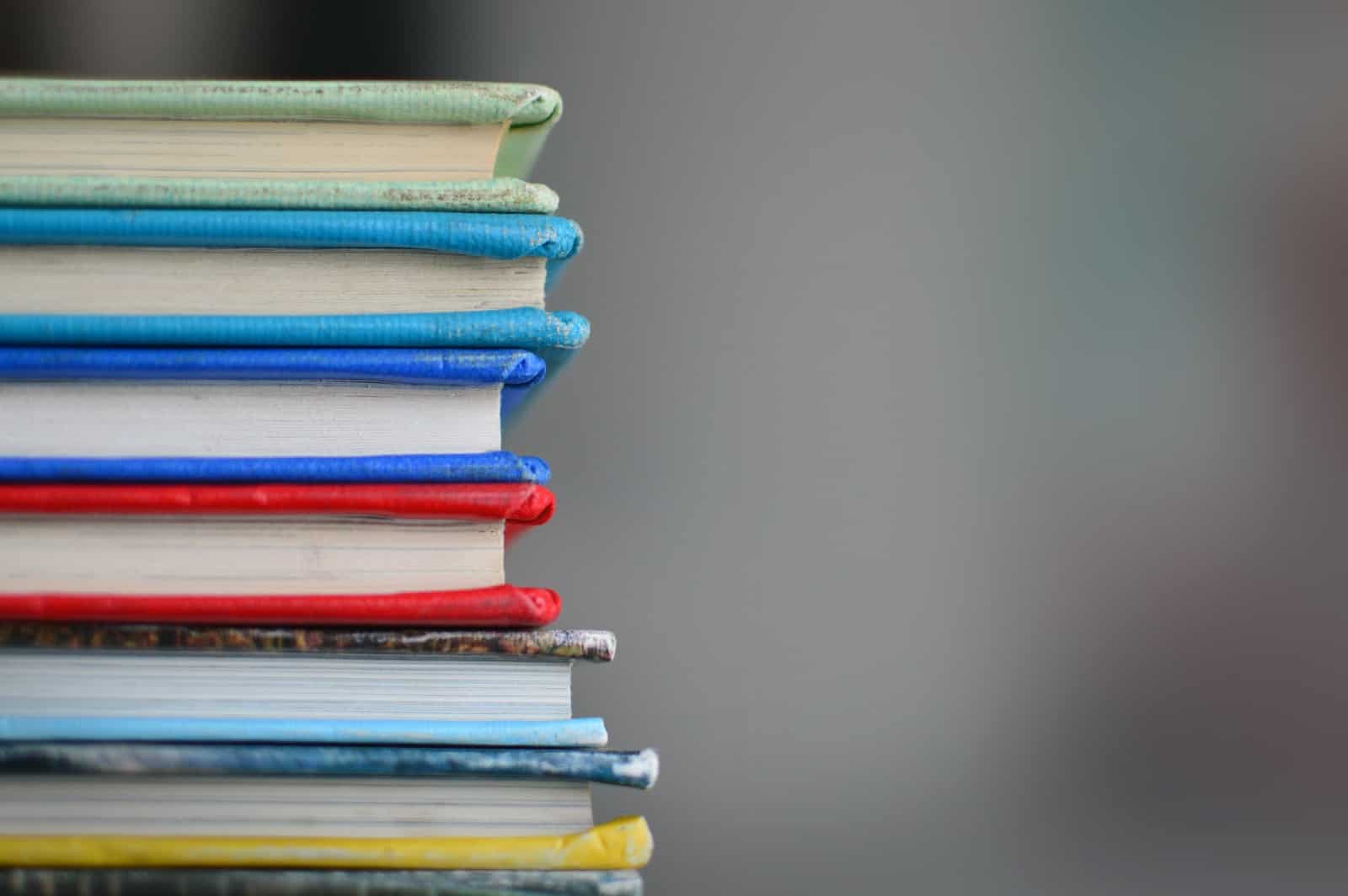 Ebooks Vs Print Books: Pros and Cons