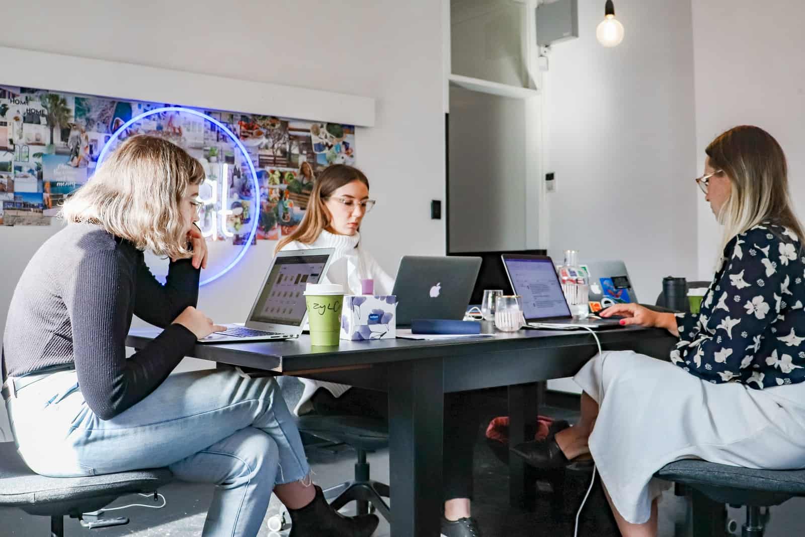 Une agence web, oui, mais locale !