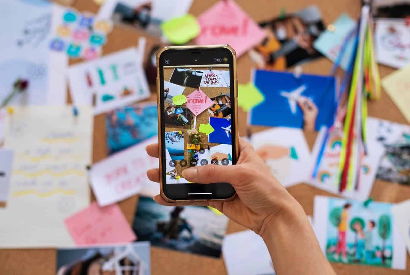 Why are images so important in social media marketing?