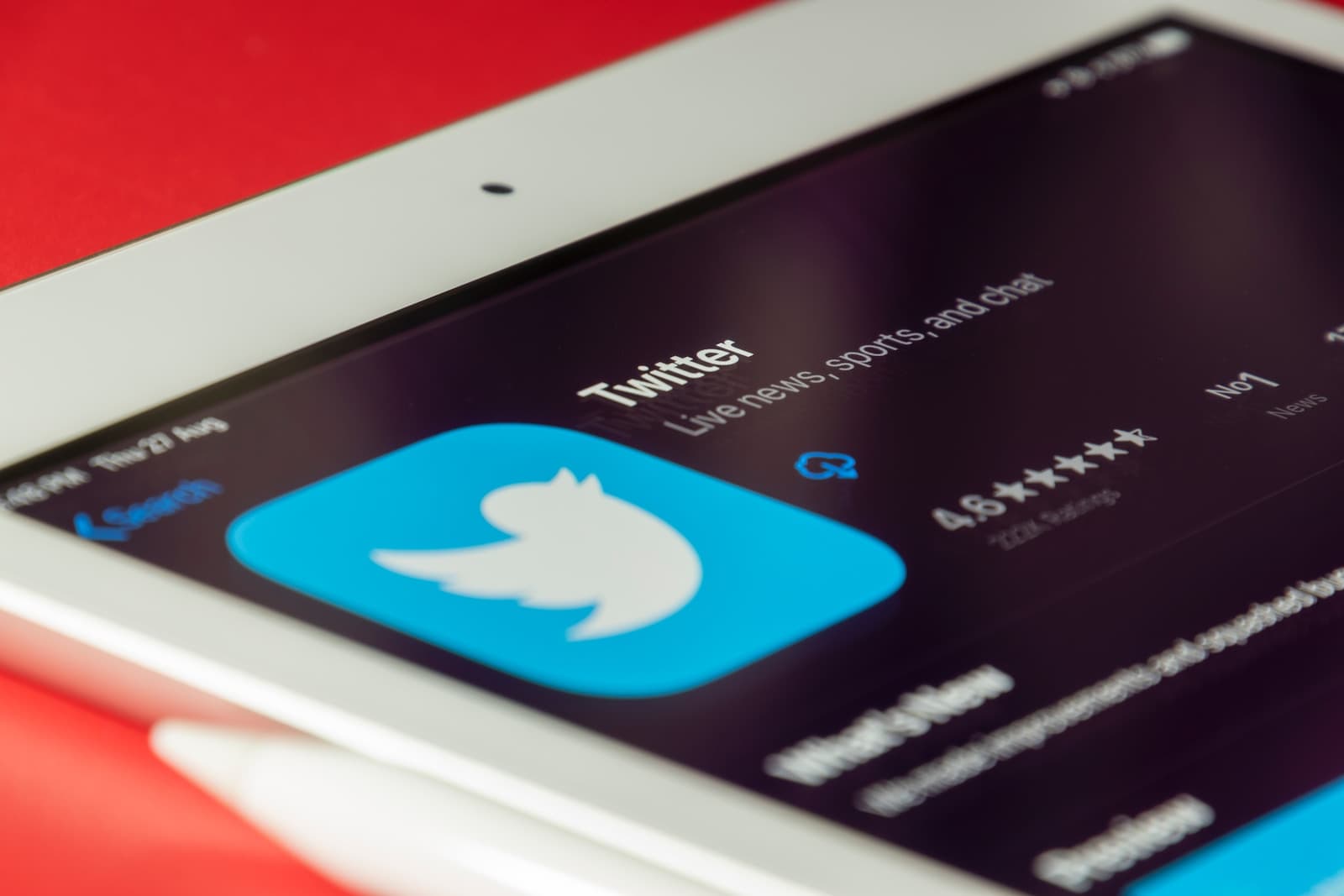 Twitter Faces Lawsuit Over Unpaid Severance, Sues Web Scrapers in Return