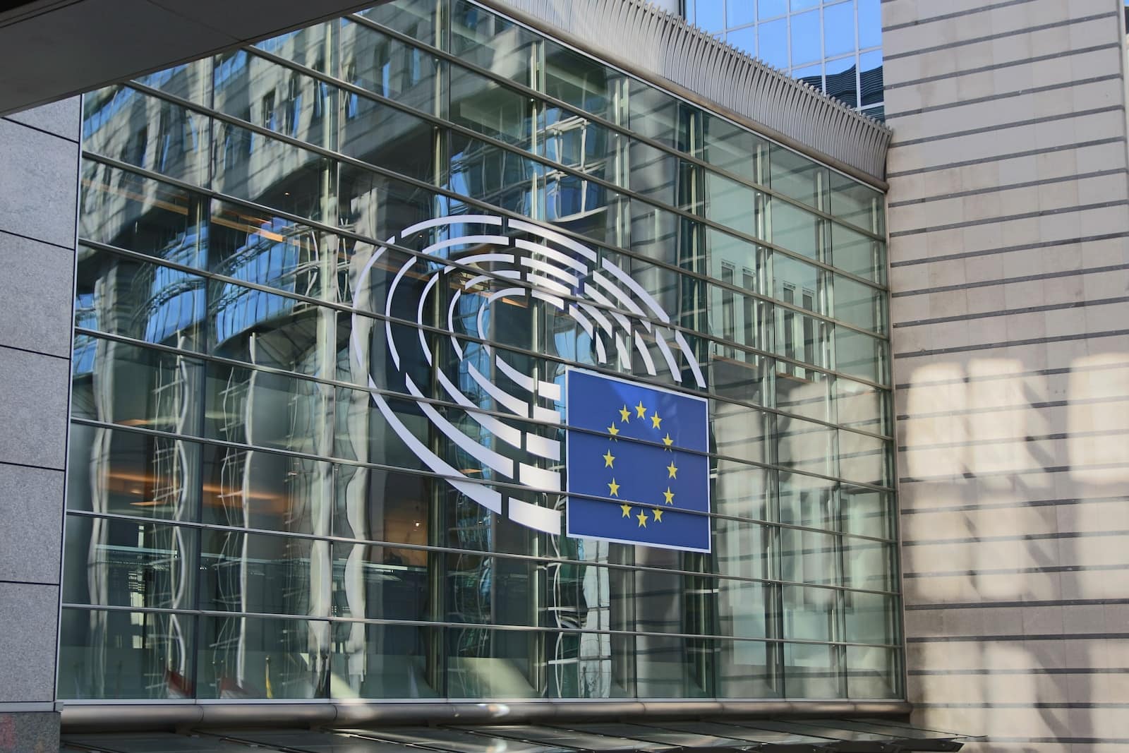EU Aims to Pioneer Global Digital Rights with AI Act