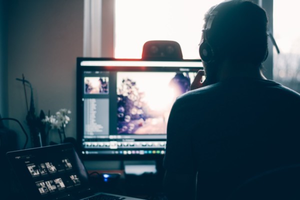 5 Freelancing Gigs That Can Pay Up to Six Figures